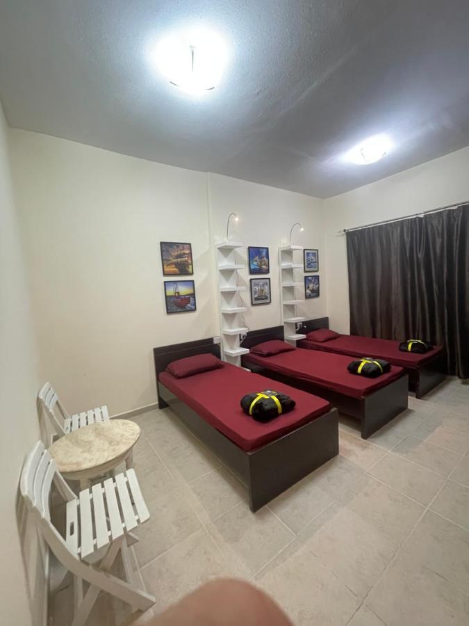 Dxb Backpackers Executive Hostel ดูไบ ภายนอก รูปภาพ